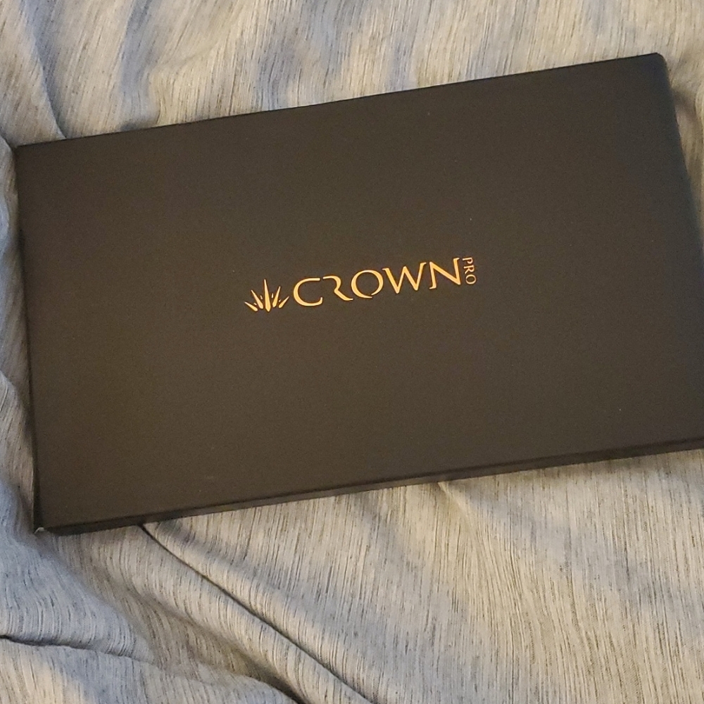 Crown Pro Eyeshadow Palette